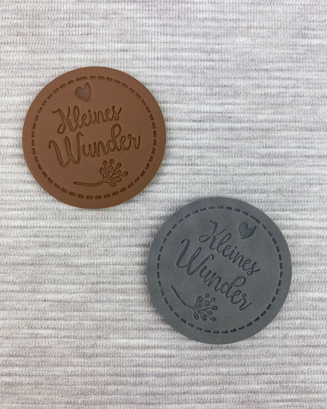 Kunstleder Label "Kleines Wunder rund"