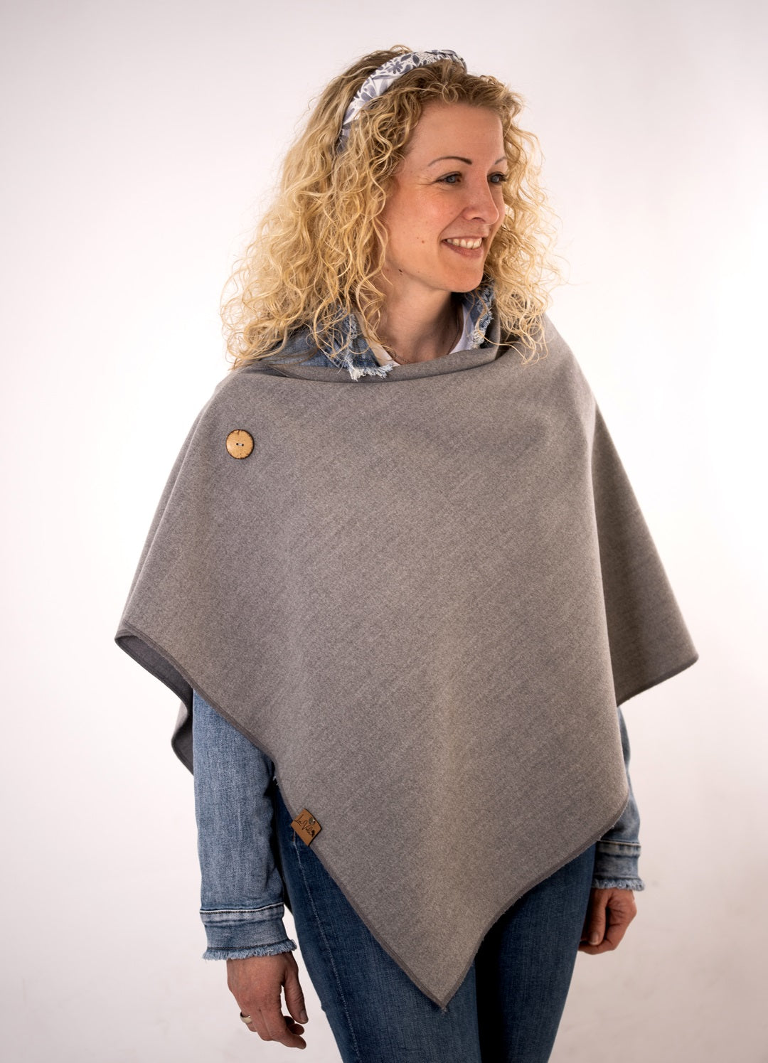 Poncho Hellgrau